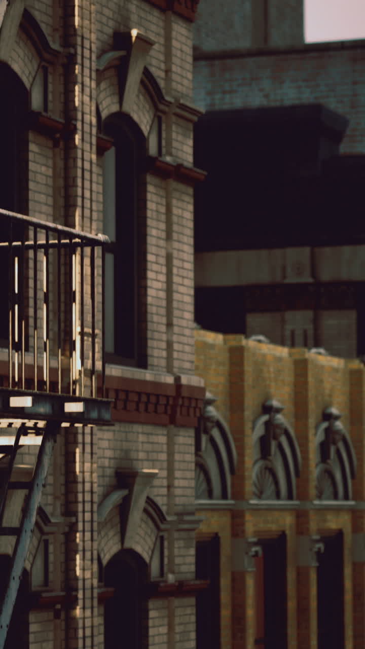L'affascinante architettura urbana cattura l'essenza della vita storica cittadina.