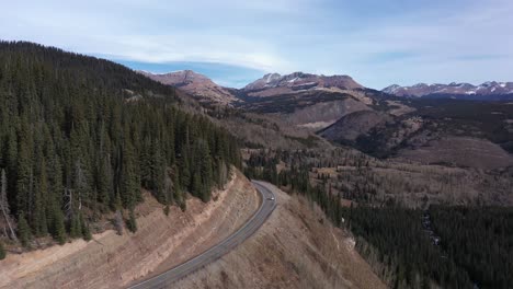 Mountains-and-White-car-revel-4K