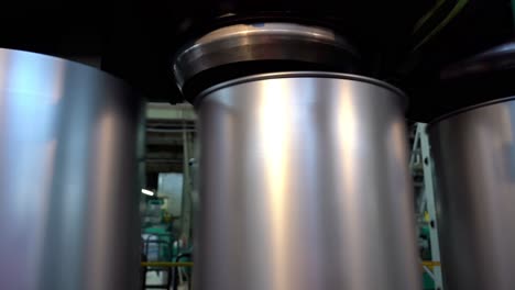 Shaping-the-drum-lid-top-through-a-machining-process