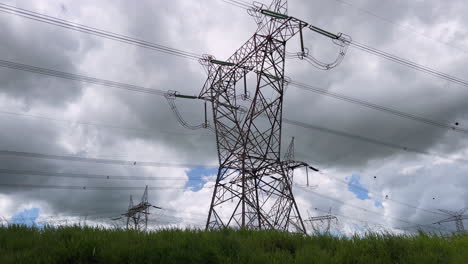 Torre-De-Líneas-De-Transmisión-De-Energía