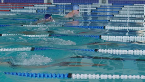 Swimmers-swimming-into-the-pool