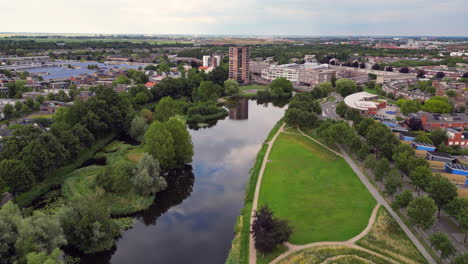 bewölkte luftansicht in amersfoort nieuwland, niederlande