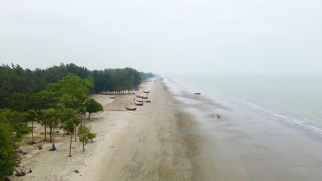 barcos de pesca de madera bosque océano indio mar playa costa de bangladesh naturaleza