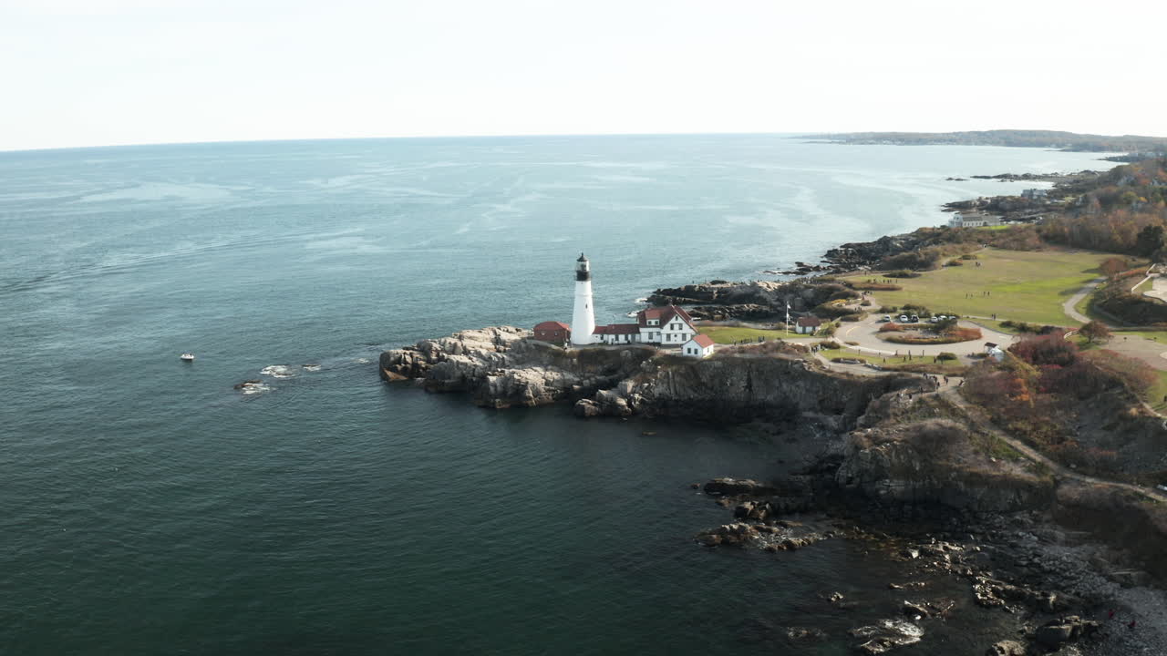 drone disparó luz de cabeza de portland del lado norte, parque de fort williams, maine