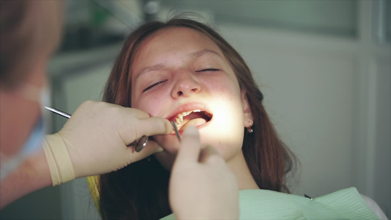 십대의 치과 검사