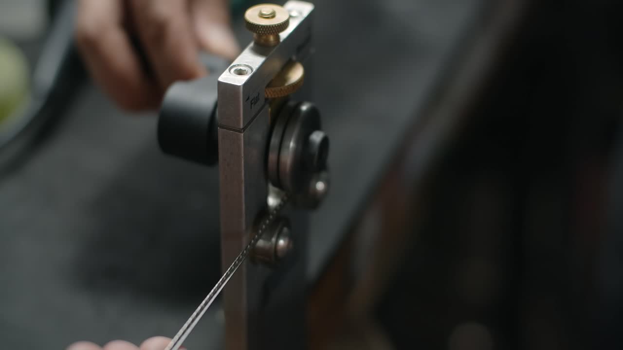 Wire Shaping with Precision Tools