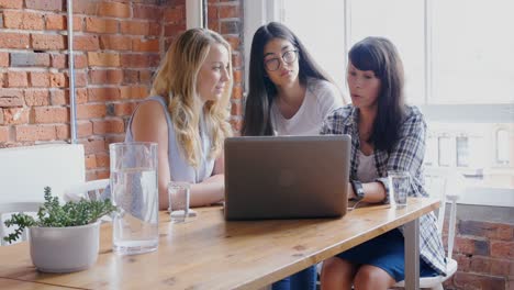 Businesswomen-discussing-with-each-other-4k