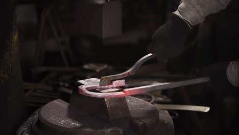 proceso de forja de metales