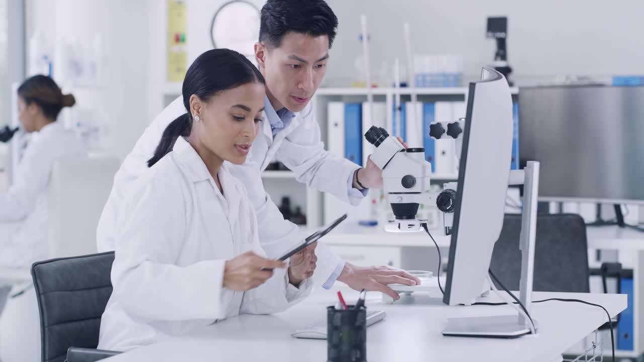 집중된 연구팀이 일하고 있습니다.