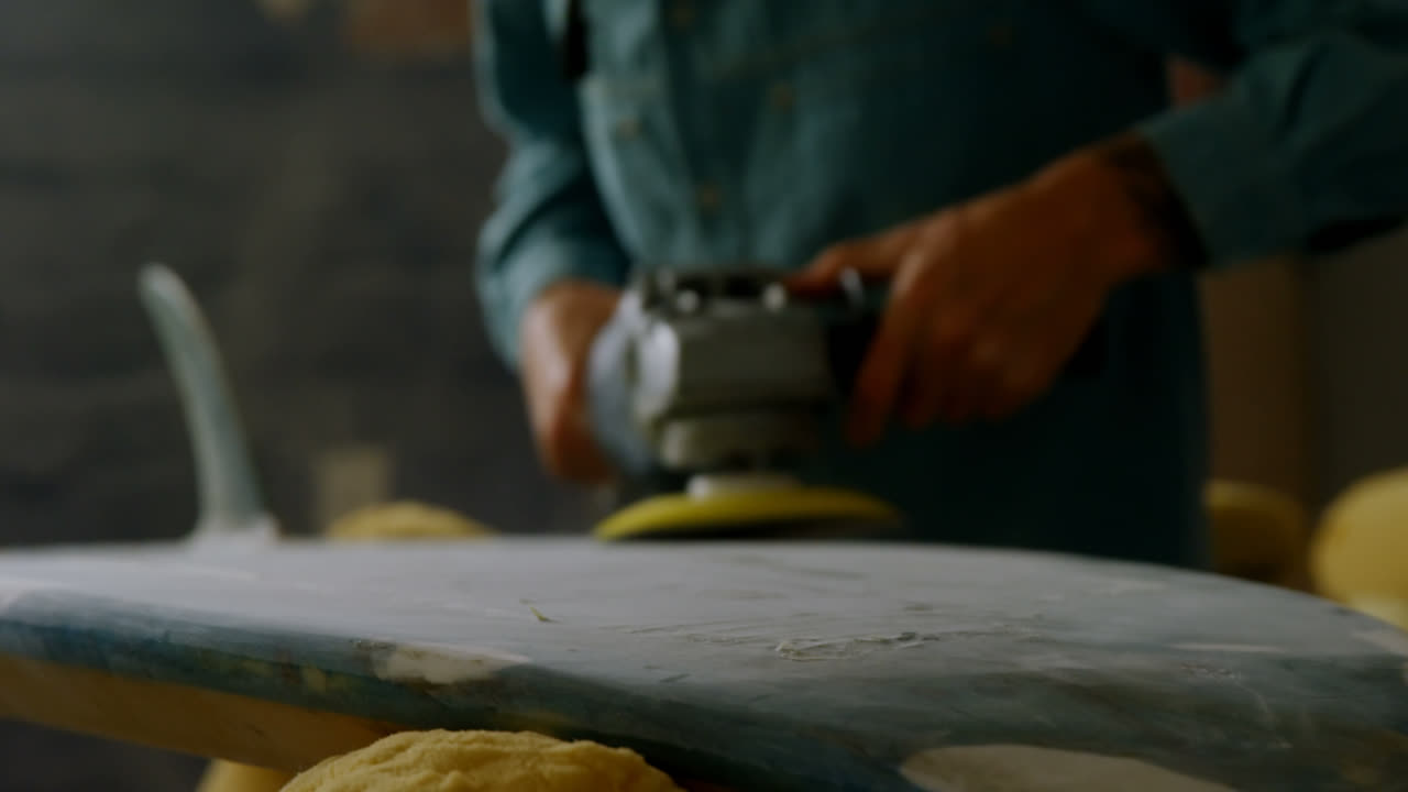 Man grinding surfboard 4k