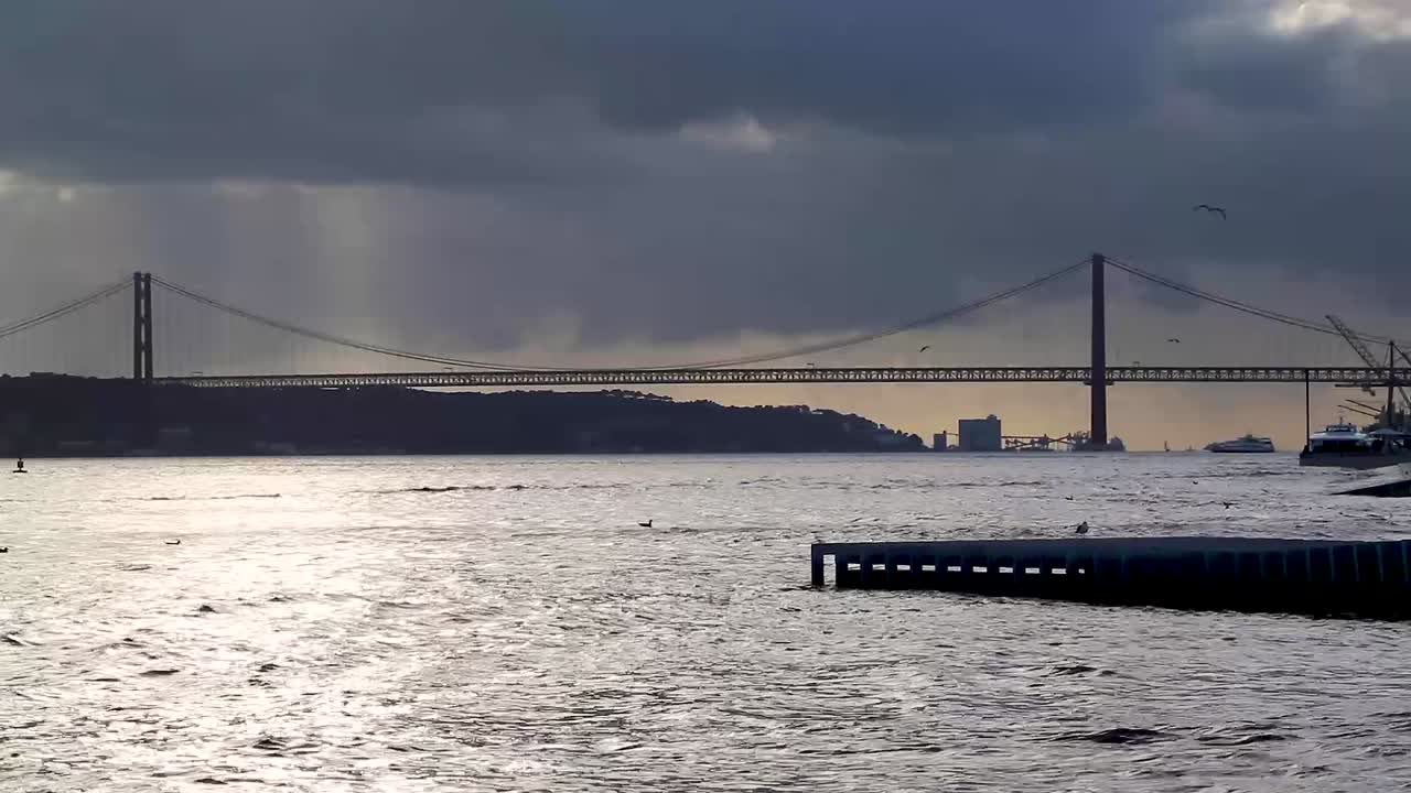 포르투갈 리스본의 타구스 강의 아름다운 전망