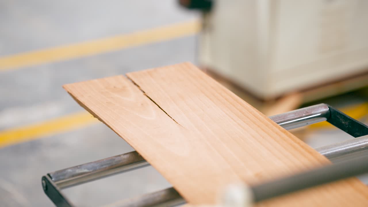 Woodworking with Hand