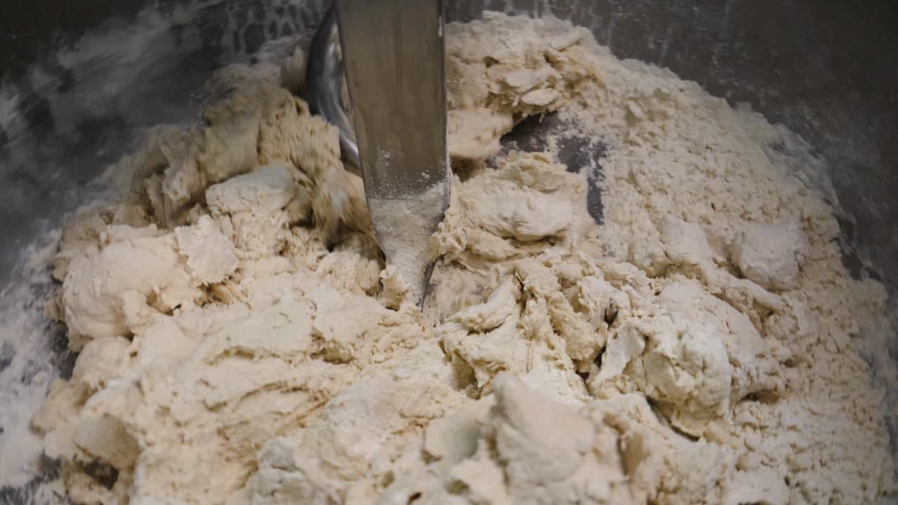 상업용 반죽 서에서 반죽을 는 것