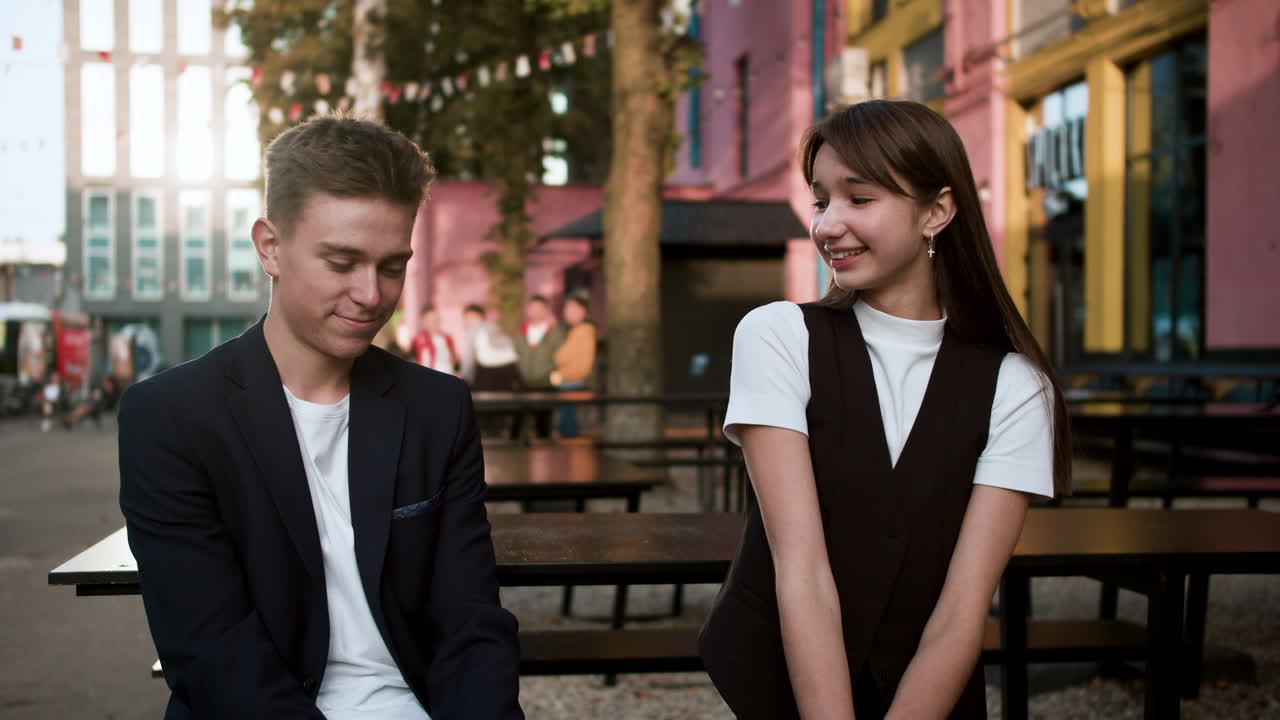 사랑 에 빠진 십대 소년 과 소녀