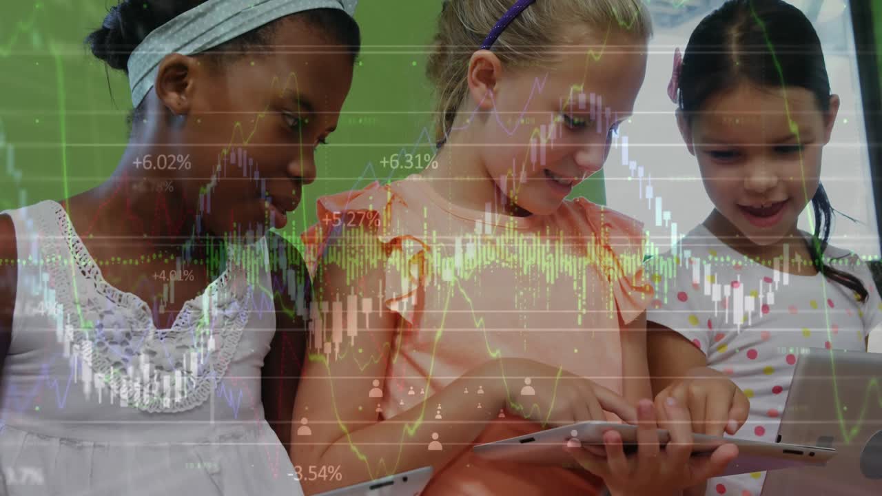 교실에서 태블릿을 사용하는 다양한 소녀들에 대한 그래프와 금융 데이터의 애니메이션