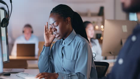 Dolor-De-Cabeza,-Estrés-Y-Agotamiento-Con-Un-Negro-De-Negocios