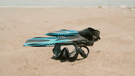 scuba diving set at the shore