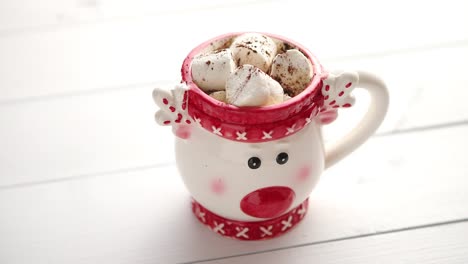 sabroso chocolate caliente navideño casero o cacao con malvaviscos