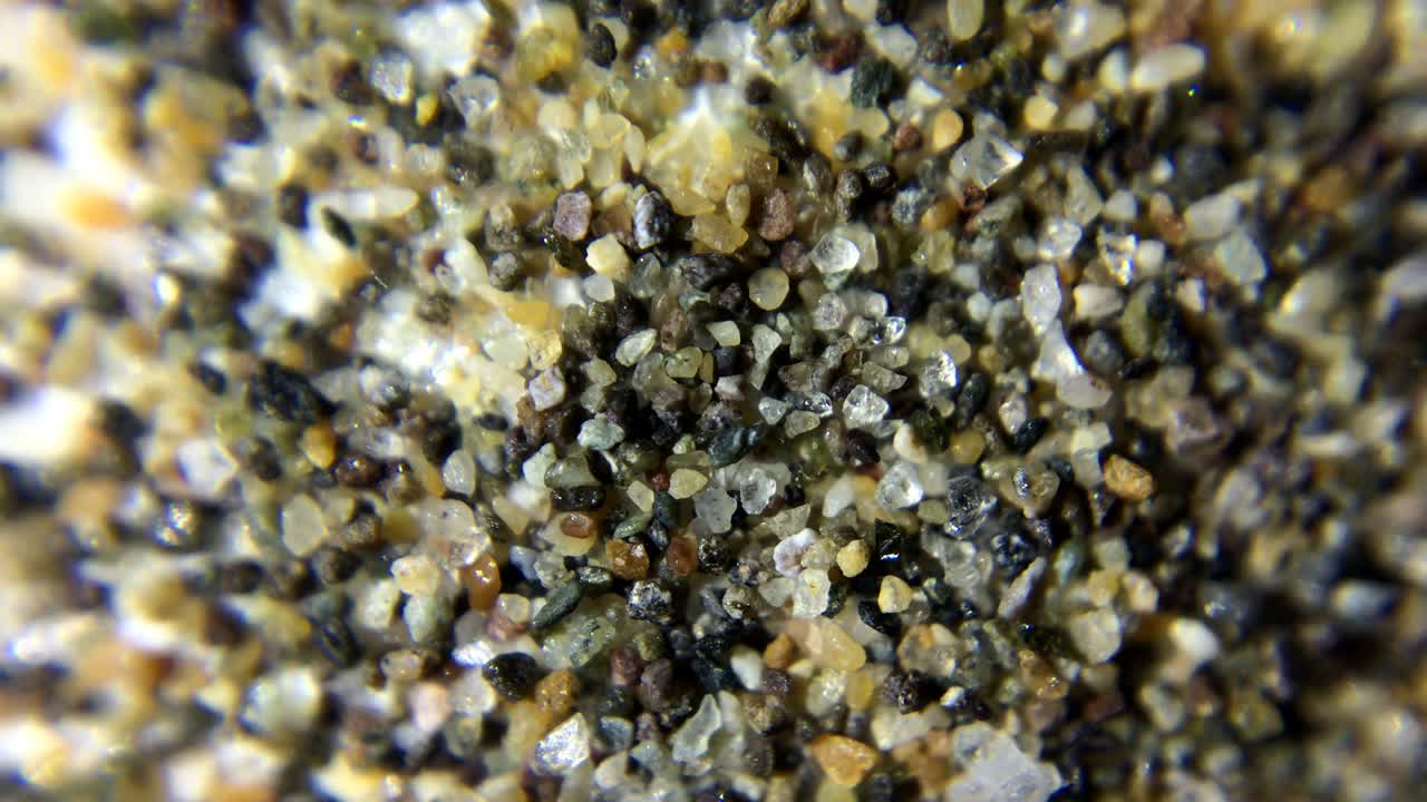 회전하는 모래의 마이크로