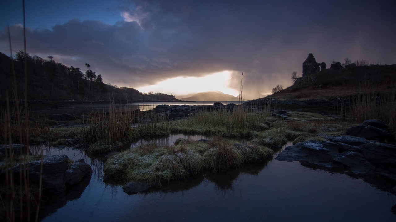 스코틀랜드 폐허의 시네마틱 모션 타임랩스
