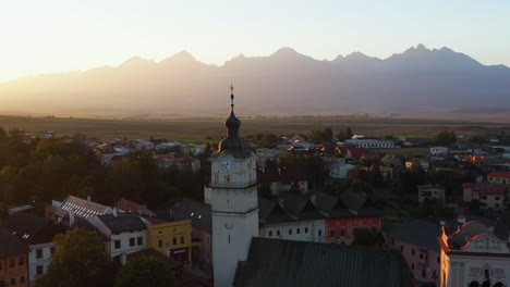 Dron-Cinematográfico-Giratorio-De-La-Iglesia-De-St.