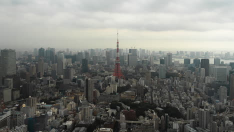 timelapse of tokyo tower in japan