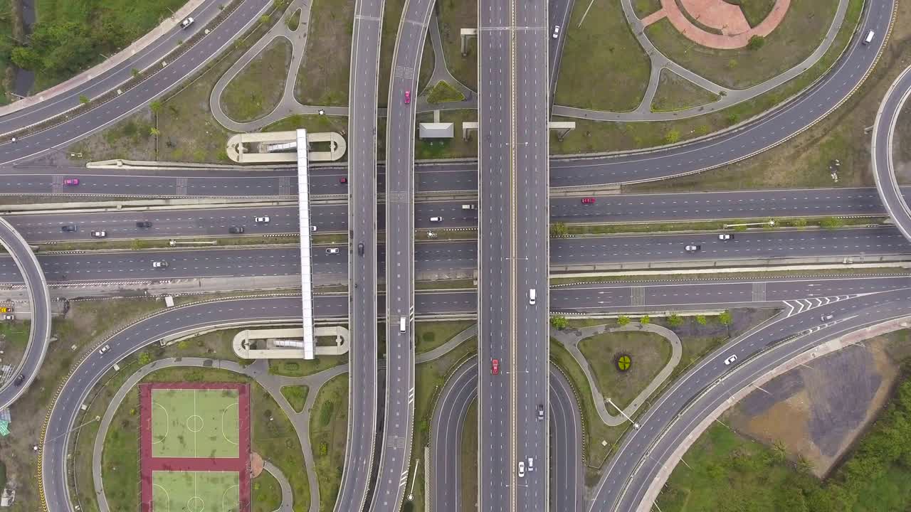 태국 방의 고속도로 교통과 서클의 오버헤드, 항공 영상