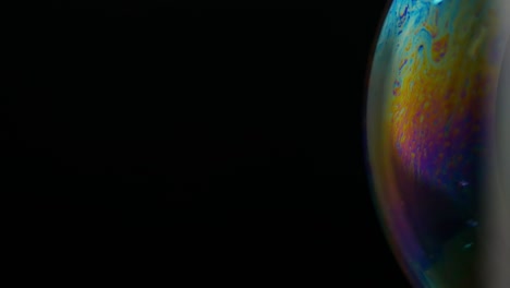 un fondo de espacio de copia impresionante. una película de jabón delgada con un increíble efecto arco iris