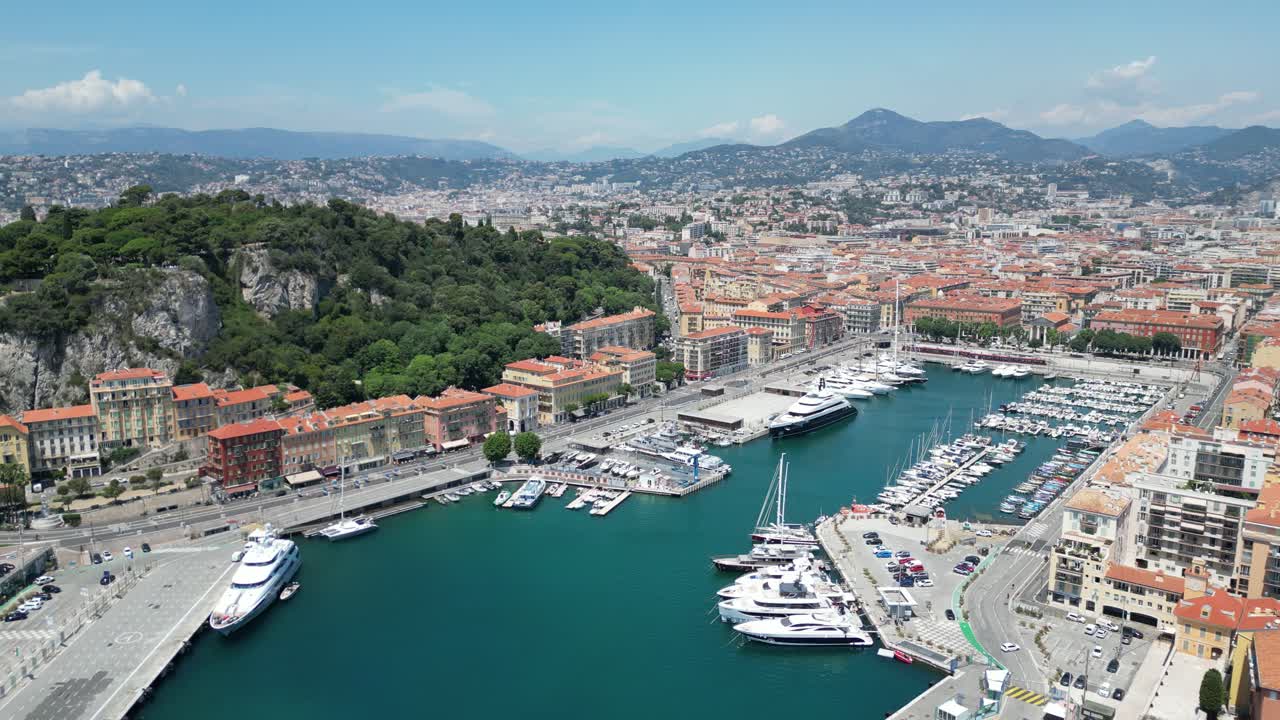 Porto di Nizza Francia, panoramica con drone, vista aerea