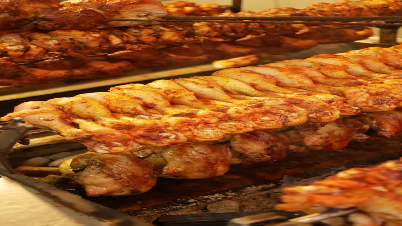 pollo a la parrilla en salchichas