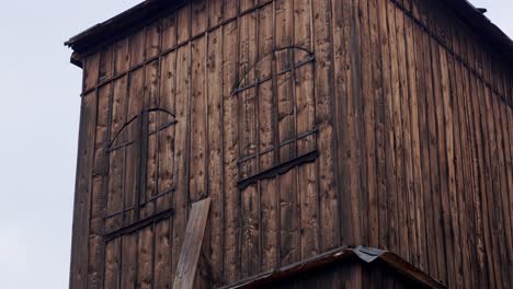 Renaissance-Glockenturm-Aus-Holz