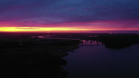 Colorful-sunset-over-Cape-Fear-River-in-Wilmington,-North-Carolina