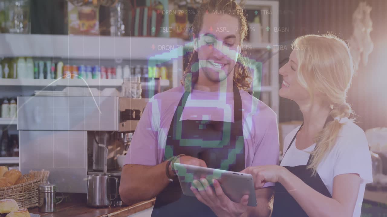 animación del icono del candado de seguridad sobre el camarero caucásico y la camarera usando una tableta digital.