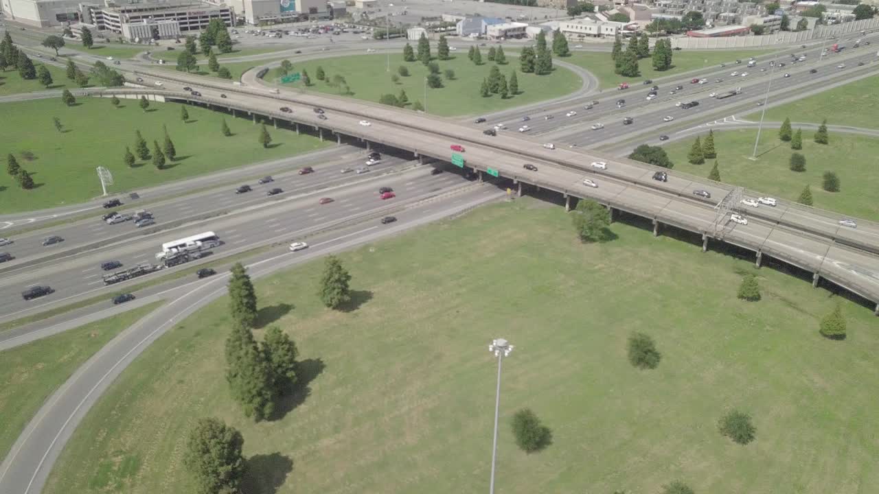 뉴올리언스 위의 dji 매빅 프로