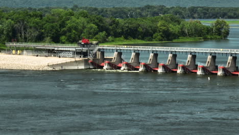 Historically-famous-landmark-on-the-Mississippi-River