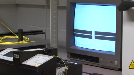 automatic-fiber-optics-cable-aligning-and-splicing-in-lab-with-optical-fibre-machine