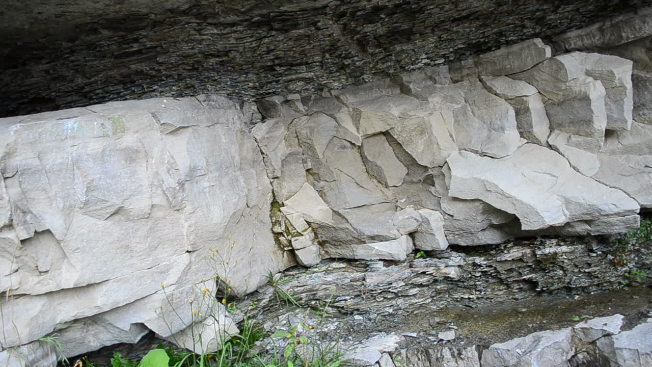 Stenformation, bjerge. Baggrund af klipper, et udsnit