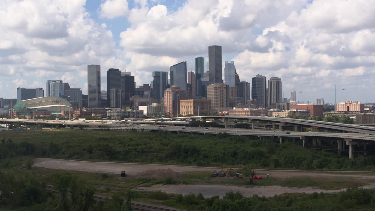 Inquadratura aerea di apertura con drone del centro di Houston, Texas