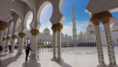 абу-даби солнечный свет большая мечеть главный зал панорама 4k time lapse uae