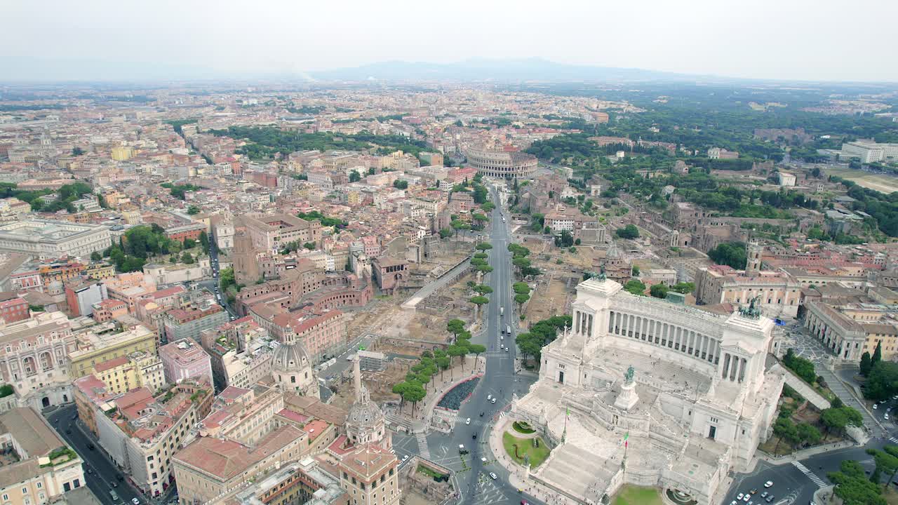4k aérea del coliseo y el centro de roma, italia