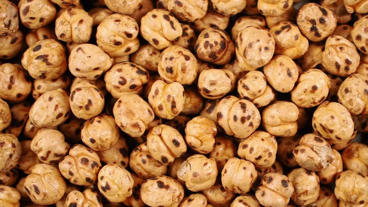 Close-up View of Roasted Chickpeas (Leblebi) Texture