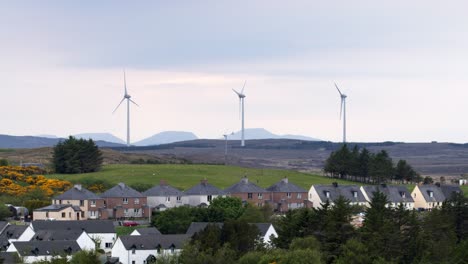 Aufnahme-Von-Drei-Windkraftanlagen-Auf-Einem-Hügel