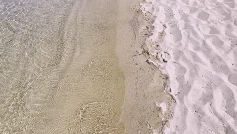 그리스 할키디키 반도의 청정 파란 발 해변