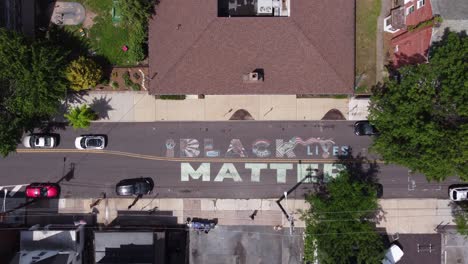 vidas negras importan mural pintado en la calle en pottstown