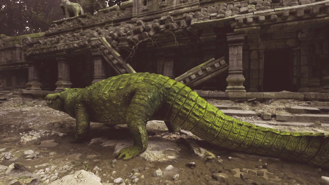 Cocodrilo silencioso cubierto de musgo descansa cerca de un templo antiguo con tranquilidad.