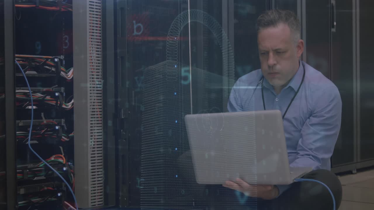 animación del procesamiento de datos sobre el trabajador de la sala de servidores caucásico