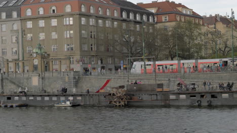 Segeln-Auf-Der-Moldau-In-Prag