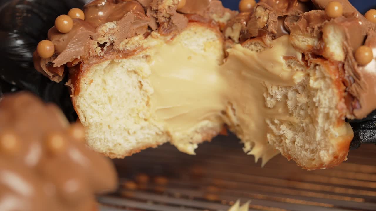 초콜릿 페레로 도 ⁇ 이 열리고 있습니다.