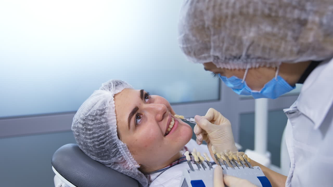 Visita odontoiatrica e consulenza per lo sbiancamento dei denti