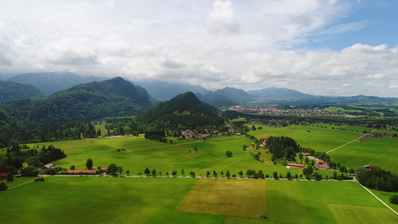 panorama desde el aire forggensee y schwangau, alemania, baviera